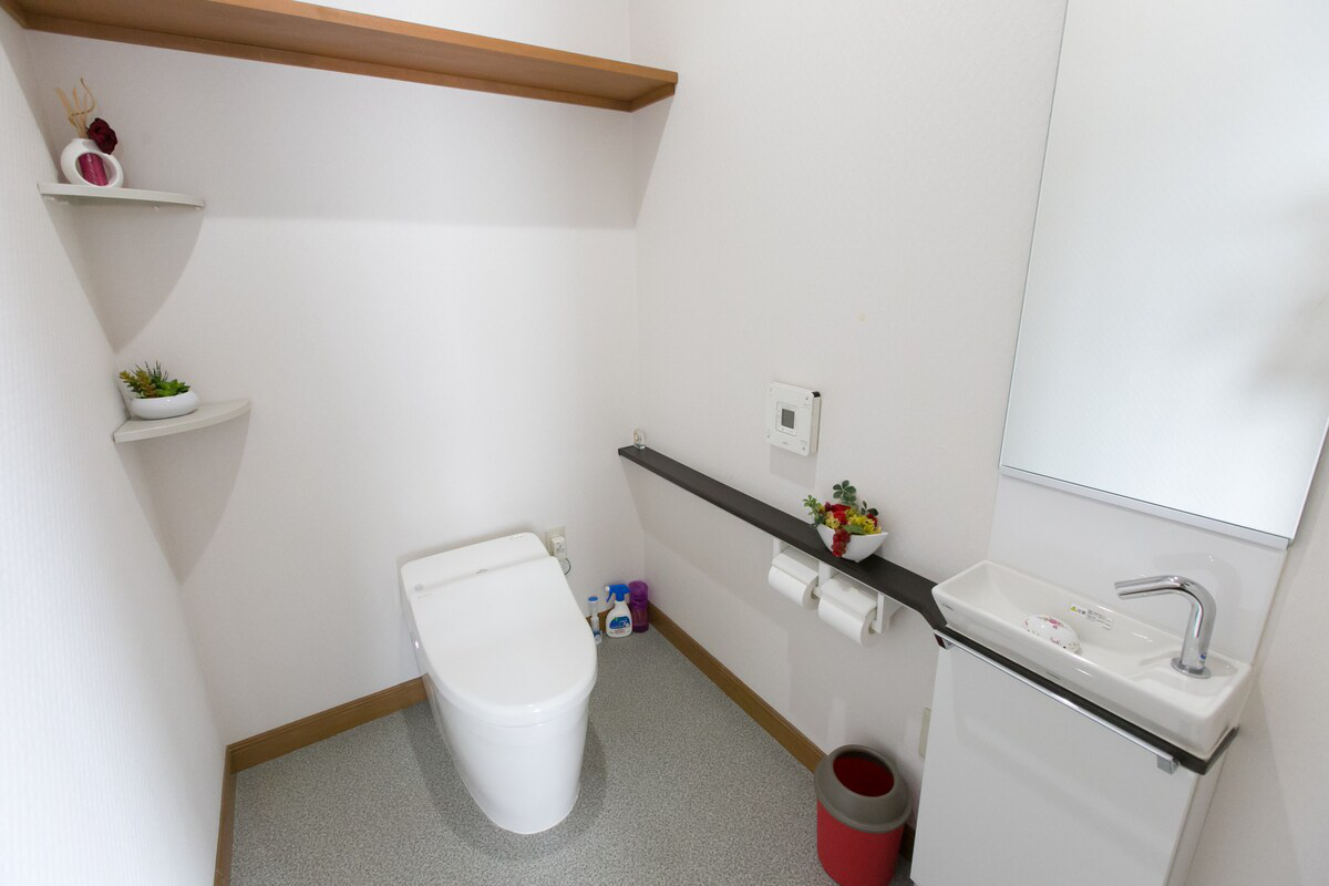 Bathroom 4