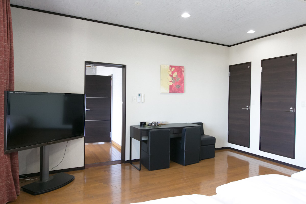 2F bedroom 3
